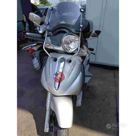 A Motore Piaggio (ciclomotori) Beverly 2004