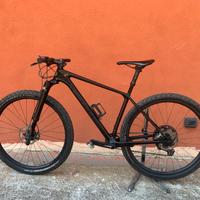 Bici MTB Cannondale carbonio