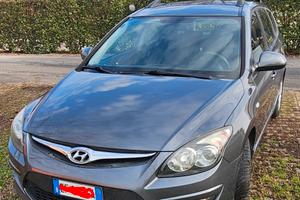 auto hyundai I30 station wagon GPL Perfetta