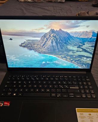 ASUS Vivobook Go 15 (Ryzen 5, 8GB RAM) + 2 Borse -