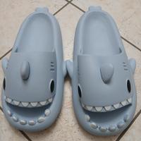 ciabatte nuove n. 44/45 tema Squalo