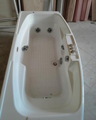 Vasca idromassaggio Jacuzzi