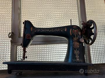 Macchina da cucire antica Singer