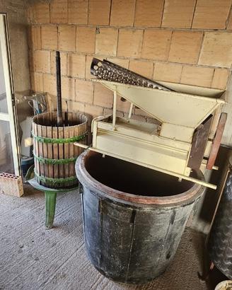 Attrezzatura per fare il vino