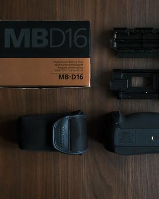 Multi-power battery pack Nikon MB-D16 impugnatura