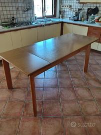 Tavolo da cucina allungabile in legno