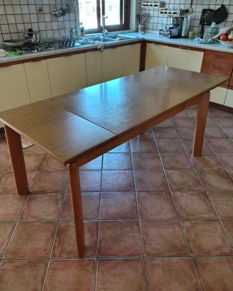 Tavolo da cucina allungabile in legno