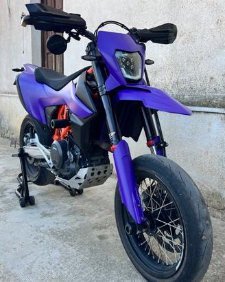 KTM 690 smc r 2021