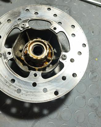 Mozzo ruota anteriore piaggio zip sp