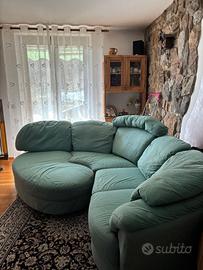 DIVANO ANGOLARE CON PENISOLA comodo ed accogliente
