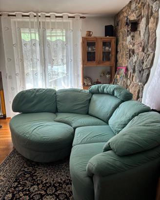 DIVANO ANGOLARE CON PENISOLA comodo ed accogliente