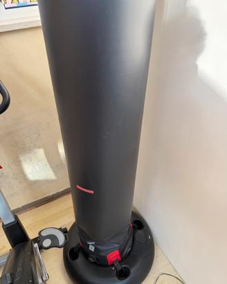 Sacco boxe gonfiabile decathlon con guantoni