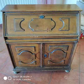 Vecchio mobile scrittoio