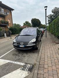Peugeot 807 modello ST 2.0 HDI 163CV