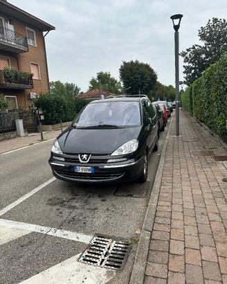 Peugeot 807 modello ST 2.0 HDI 163CV