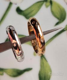 Anello giro unisex in metallo diamantato con swaro