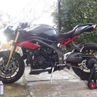 Triumph speed triple 1050 r