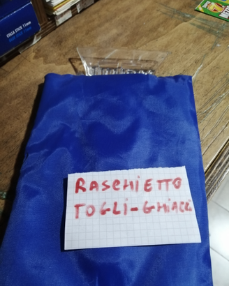 Raschietto togli ghiaccio