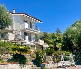 VILLA SINGOLA A SANTA MARINA