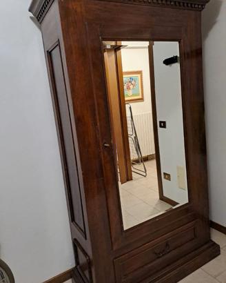 Armadio con specchio