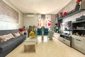 S2 Appartamento in minicondominio con box