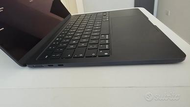 MacBook Air M2 13,6" – 8GB RAM / 256GB SSD