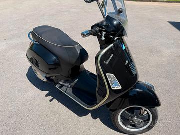 Vespa 300 gts