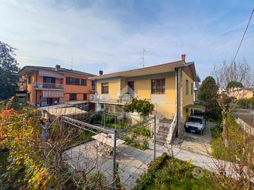 VILLA SINGOLA A BRONI