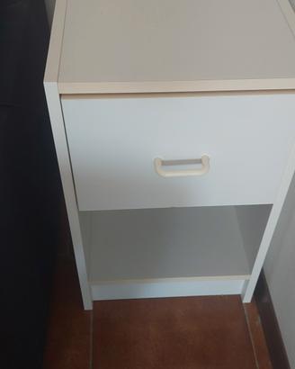 comodini piccole dimensioni