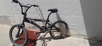 bicicletta bmx