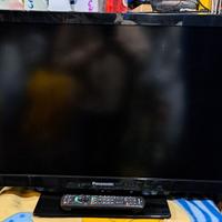 Televisore PANASONIC 32" Pollici, con Telecomando 