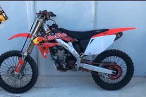 si vende  crf anno 2008