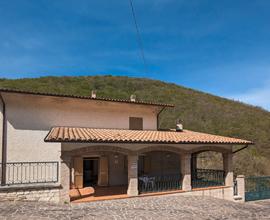 Casa Vacanza Villa Antò Agolla (Sefro) 6-8 persone
