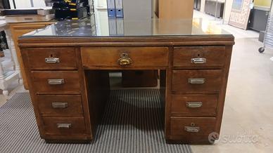 A25 Arredo negozio Scrivania ufficio Legno vetro