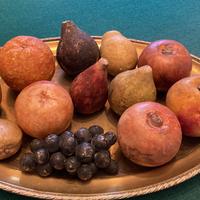 Frutta antica in pietra dipinta, XIX secolo
