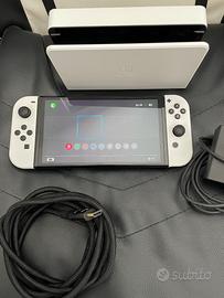 Nintendo switch oled con custodia