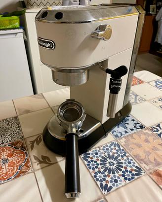 Macchina caffe Dellnghi EC685.w