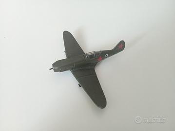 Modellino aereoplano in metallo vintage