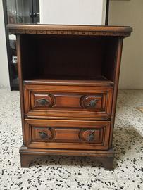 Comodino/tavolino vintage in legno.