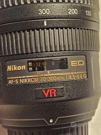 Nikon teleobiettivo 70-300 stabilizzato