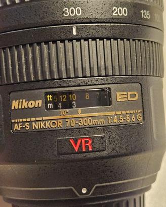 Nikon teleobiettivo 70-300 stabilizzato