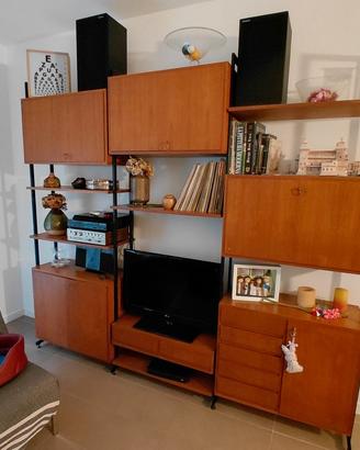 libreria stile scandinavo anni 80