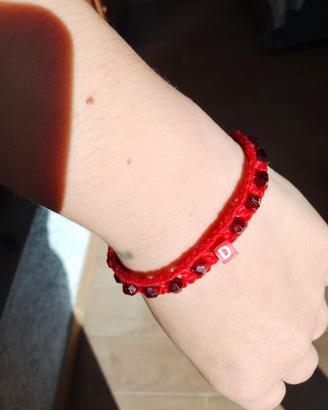 Bracciale con perle e iniziale