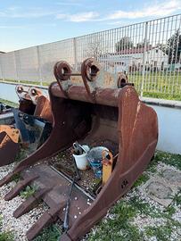 Benna escavatore LTA 1250mm per Hyundai R320