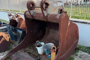 Benna escavatore LTA 1250mm per Hyundai R320