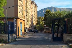 5 vani, 130 mq, piano 3°, ascensore posto, cantina