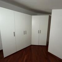 Armadio ad angolo per cabina