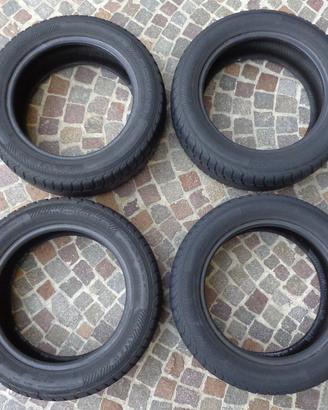 4 gomme Nokian WR 185/60 R15 88H XL invernali