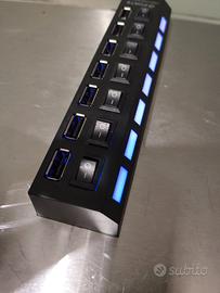 Hub USB 7 porte con interruttori e LED