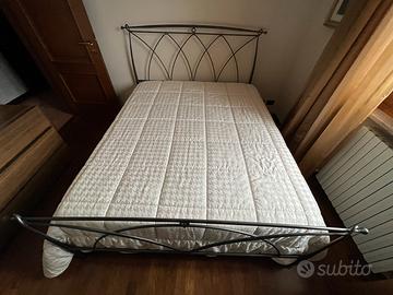 Letto ferro battuto con armadio
